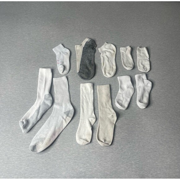 Hanes Women’s Athletic Performance Mismatched 11 Ankle & Crew Socks - Picture 1 of 6